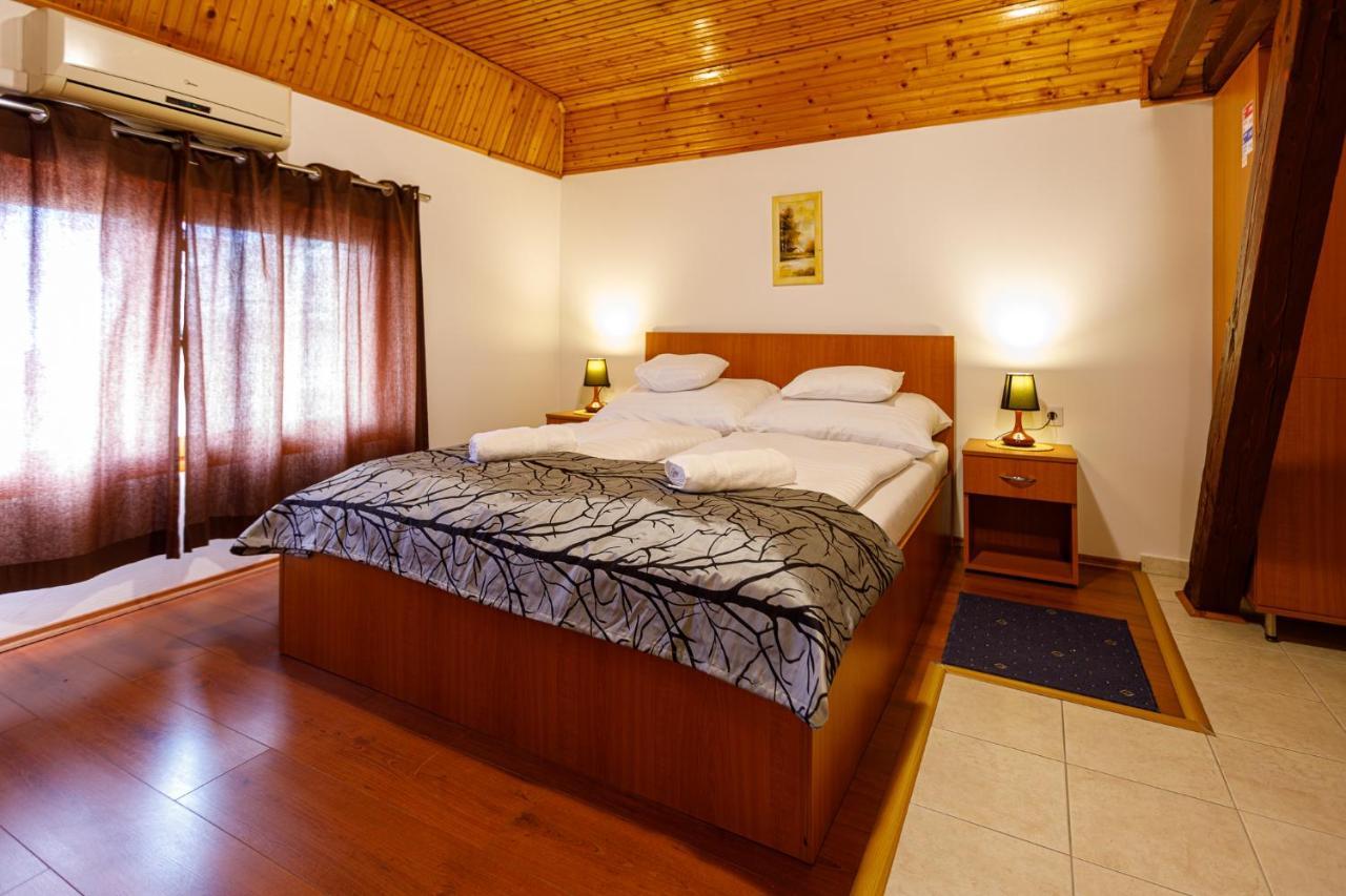 Panzio Bed & Breakfast