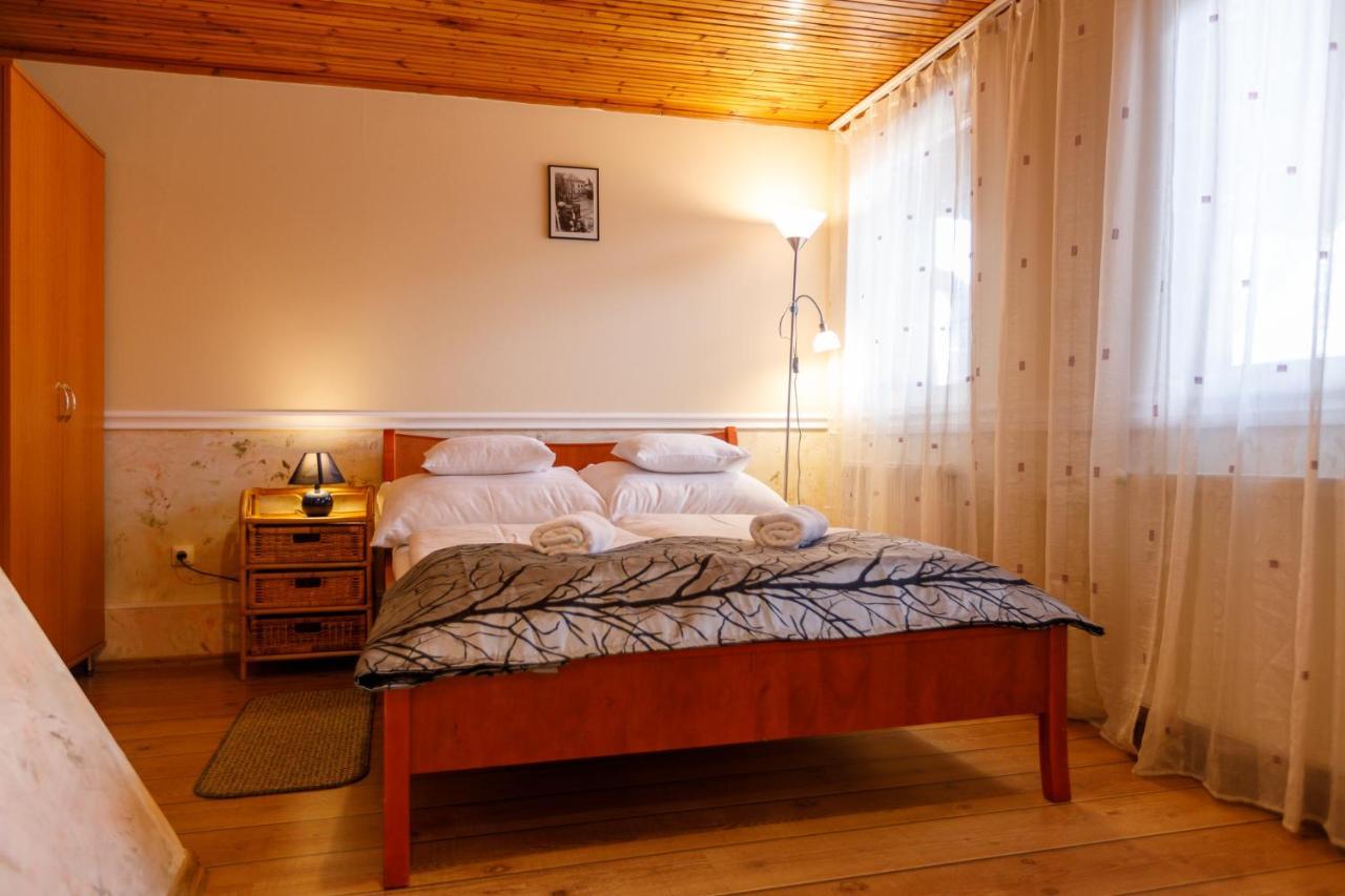 Bed & Breakfast Panzio Gyula